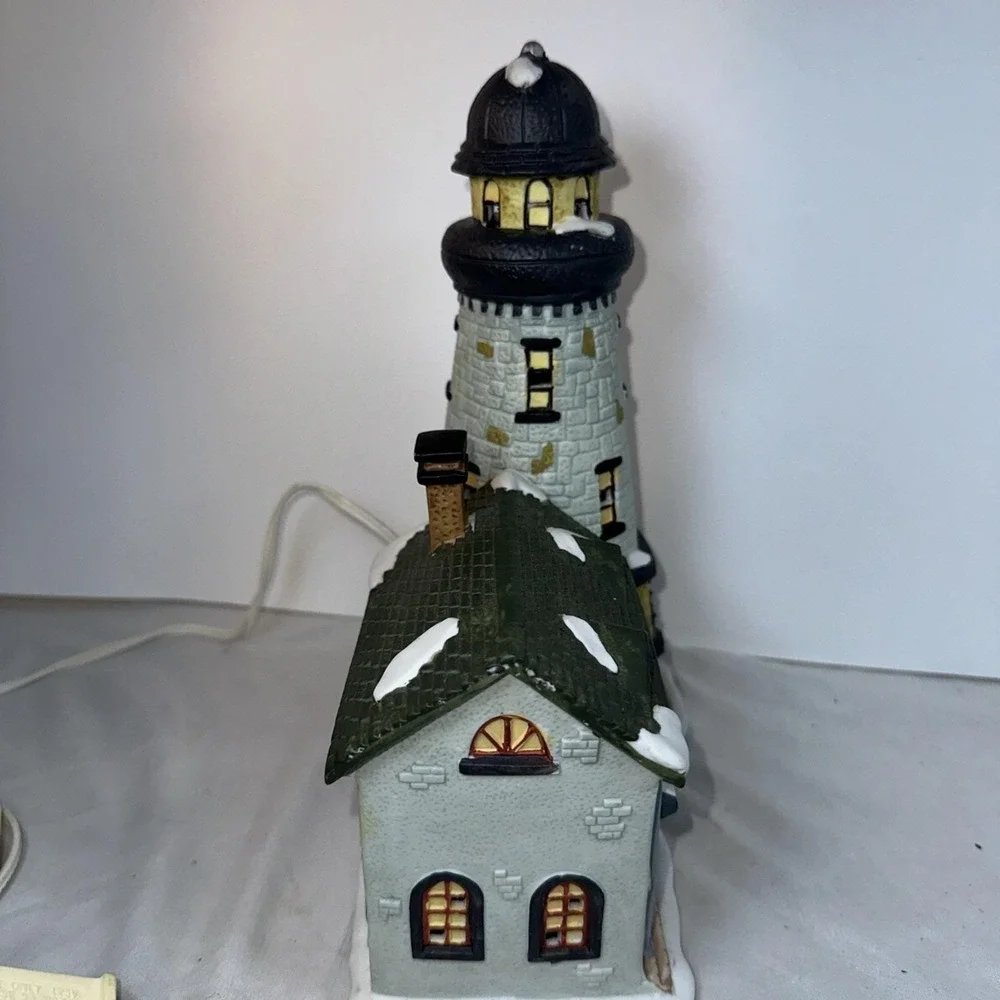 VTG Christmas Town Square Collectibles Long Island Lighthouse Village